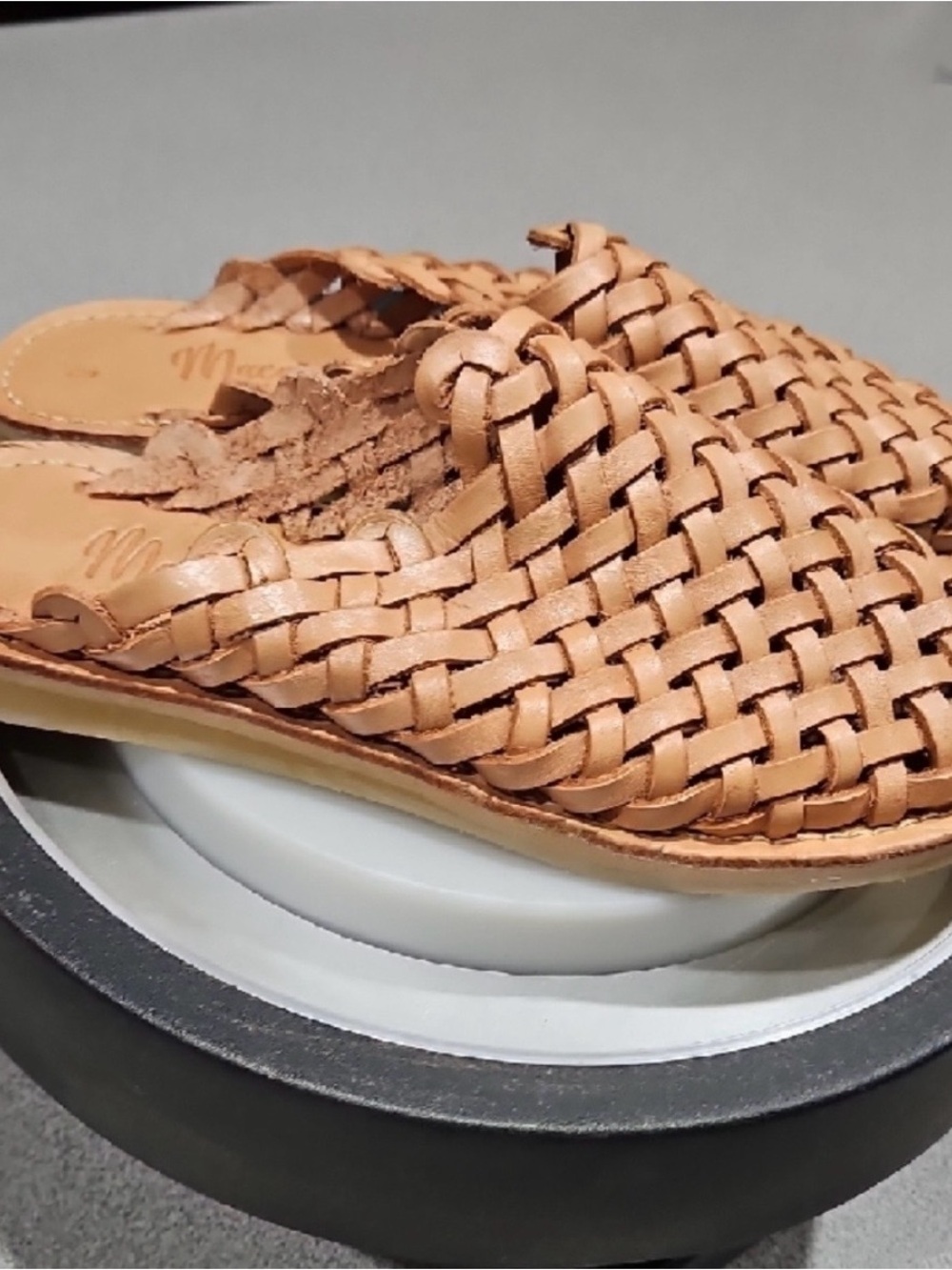 Macarena Woven Slide Sandals in Tan size 5/8 us - Picture 6 of 9